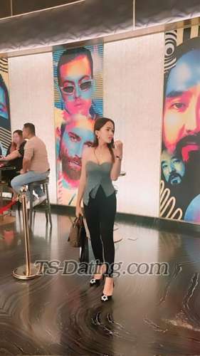 trans girl Thaniahasibu 1638982