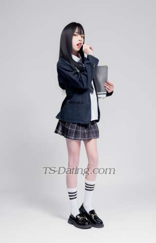 trans girl Tichapapron 9905915