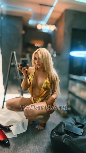 trans girl Tisay 9012091