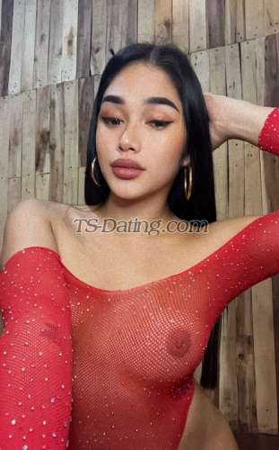 trans girl TsHungIsaxx 4098174