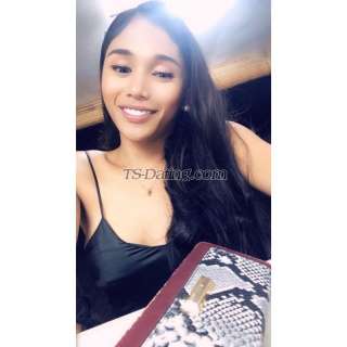 trans girl TsHungIsaxx 8273543