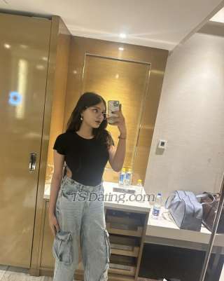 trans girl Tshrieng 2103489