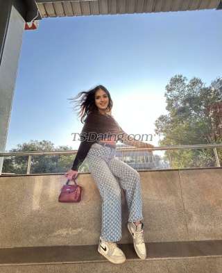 trans girl Tshrieng 7809327