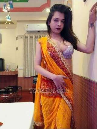 trans girl Tsvani 1646446