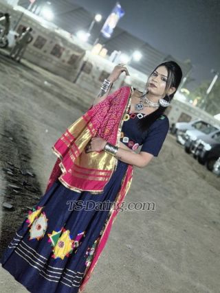 trans girl Tsvani 8957080