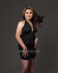 transmar1lag Frankfurt Transex Klug, selbstbewusst und unwiderstehlich kurvig – so eine Frau, die man am liebsten in die Arme schließen würde. Ich bin Mar1lag, eine philippinische Transfrau kurz vor der OP, die weiß, was sie will und jeden Moment davon genießt. Das ist nicht mein Hauptjob – ich bin eine einflussreiche Werbe- und Branding-Managerin und arbeite mit CEOs, Ärzten, Anwälten und hochkarätigen Kreativen zusammen, um ihnen dabei zu helfen, ihre Online-Präsenz zu verbessern. Aber warum nicht auf Reisen dem Vergnügen frönen und dabei unvergessliche Kontakte knüpfen? Ich bin sinnlich, abenteuerlustig und liebe es, im Schlafzimmer und außerhalb davon für Spannung zu sorgen. Freue dich auf Leidenschaft, Verspieltheit und genau die richtige Mischung aus Klasse und Nuttigkeit – denn Selbstbewusstsein ist sexy. Ich bin hier für echte, ungefilterte Erfahrungen, also lass uns den Fantasie-Firlefanz überspringen und in etwas Authentisches eintauchen. Wenn du ein dünnes, zierliches Mädchen suchst, bin ich nicht die Richtige für dich. Ich habe Kurven – die Art, die man berühren, halten und in der man sich verlieren möchte. Lerne eine Frau kennen, die deine Energie mitbringt, deinen Geist anregt und dich nach mehr verlangen lässt. Lass uns Spaß haben. Lass es uns echt bleiben. 