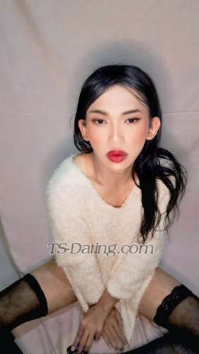 trans girl Urprettymo 2800387