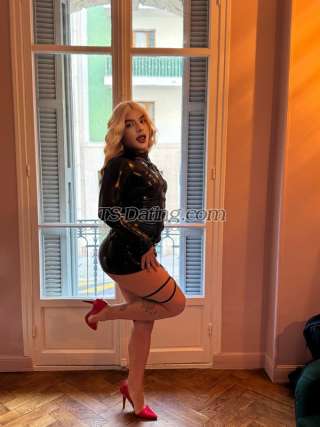 trans girl Valenfrbr 8347410