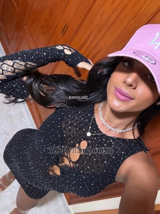trans girl Valentinamoet 6063126