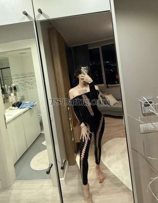 trans girl Valentinis 8300058