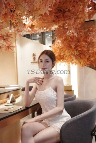 trans girl Vivyy 1461230