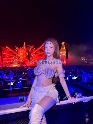 trans girl Vivyy 8735187