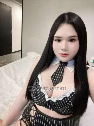 trans girl Wayo1999 9551924