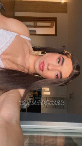 trans girl Yarax 1821026