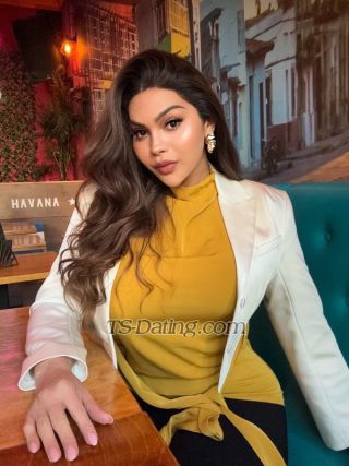 trans girl YasminSantos 8351757