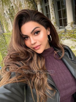 trans girl YasminSantos 9033055