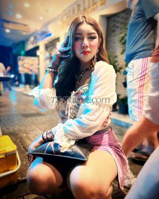 trans girl Yaweets 3904656