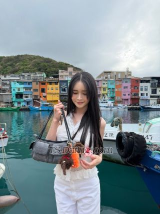 trans girl Yiwlycici 6588498