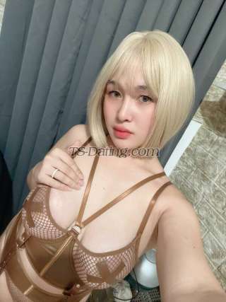 trans girl Yourvana 8417205