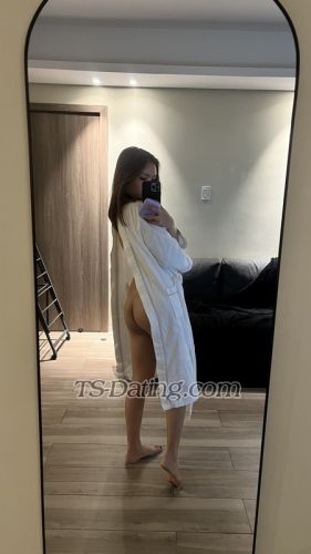 trans girl Yumilicous 7629090