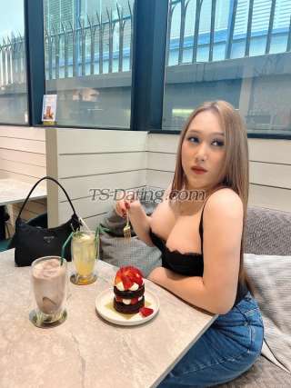 trans girl Zazyzix 4862299