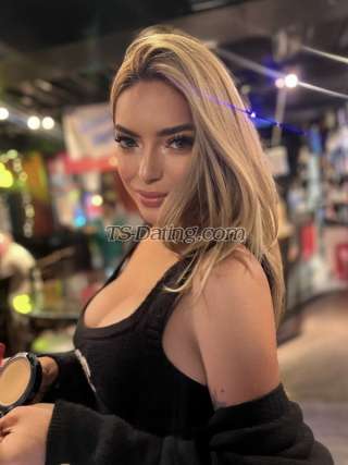 trans girl Zia062193 8300503