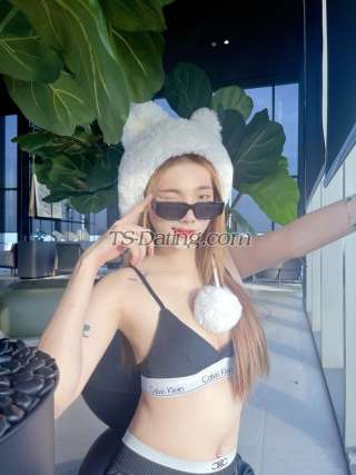 trans girl Zoaballball 8392644