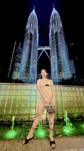 trans girl Zyrah 9450222