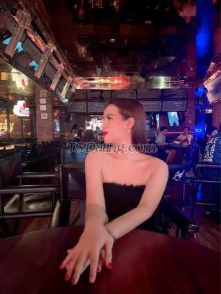 trans girl Zyrah 9984634