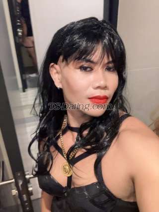 trans girl Zyramae 8929909